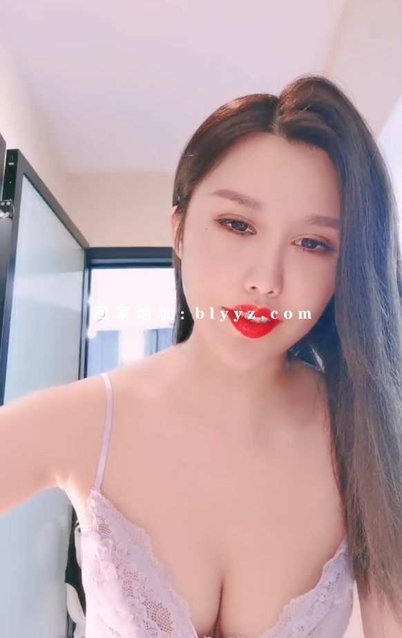 潮喷女王尼尼子直播合集15V21.1G