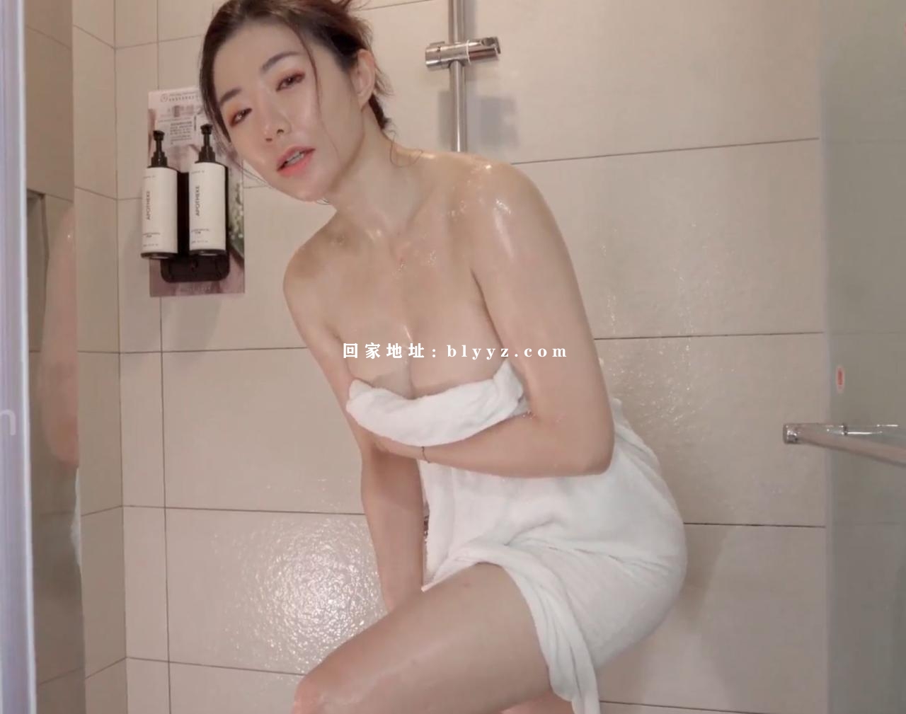 国产打野系列 露天风吕 台湾温泉女子各种福利姬美女泡澡洗澡自慰口交啪啪 35V/72G 国产打野系列 露天风吕 台湾温泉女子各种福利姬美女泡澡洗澡自慰口交啪啪 35V/72G