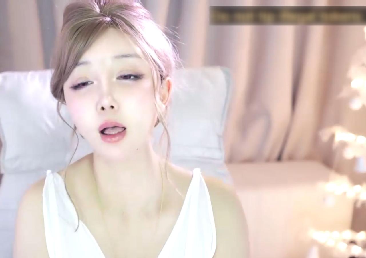 绝色舞姬，妖娆可爱性感主播【UUKiss】骚舞自慰合集 80V/27.5G